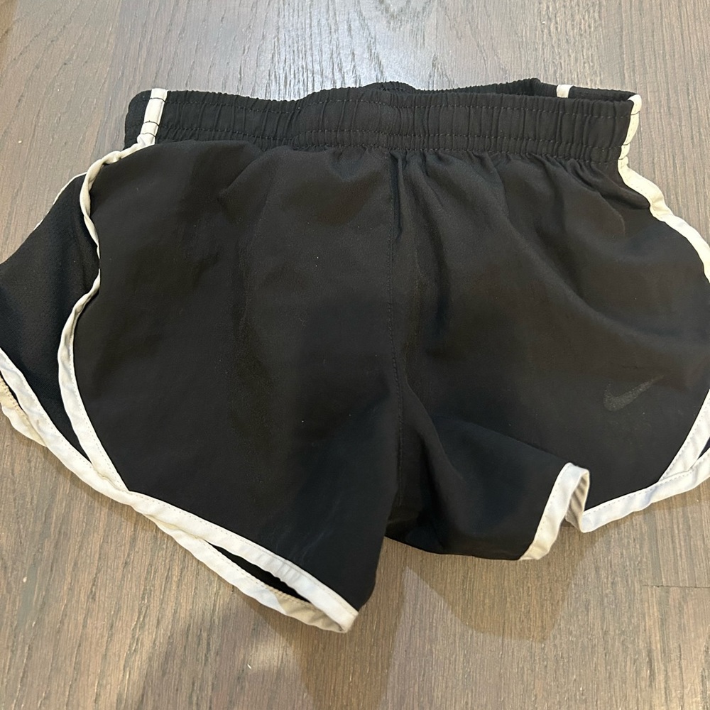 Nike girl shorts black size xs